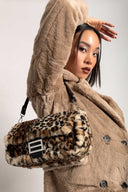 Τσάντα από συνθετική γούνα με print - Leopard - thefashionproject.gr - MICUSSI