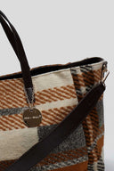 Τσάντα shopper με ύφασμα και print 
