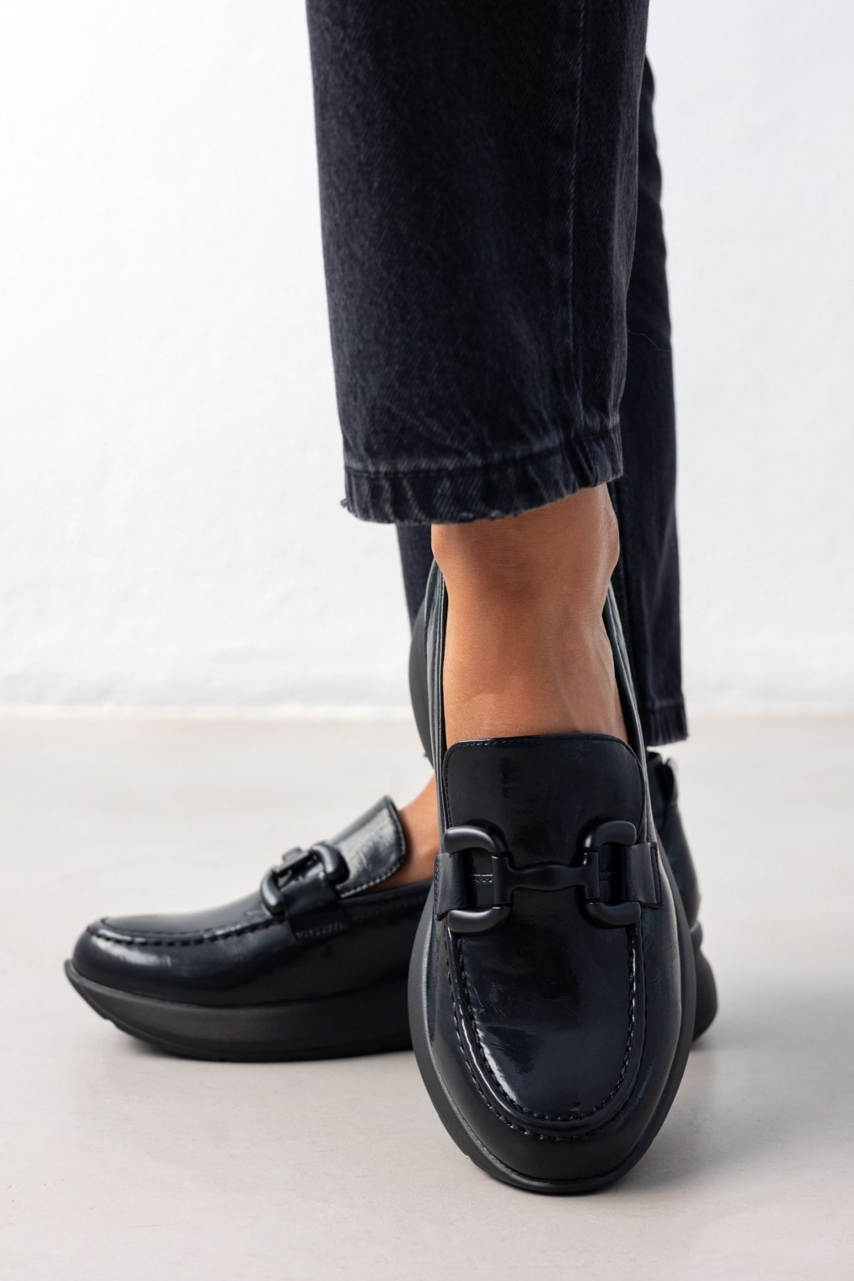 Flatform loafers λουστρίνι Xti 143426 - Μαύρο φωτογραφία